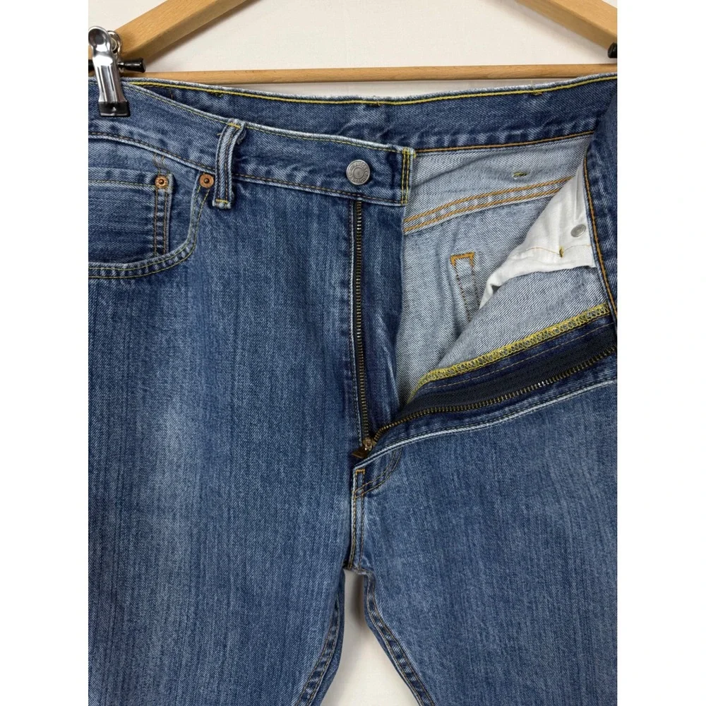 Levi's 505 Straight Leg Jeans Men's 38x32 Blue Medium Wash Denim Casual Classic